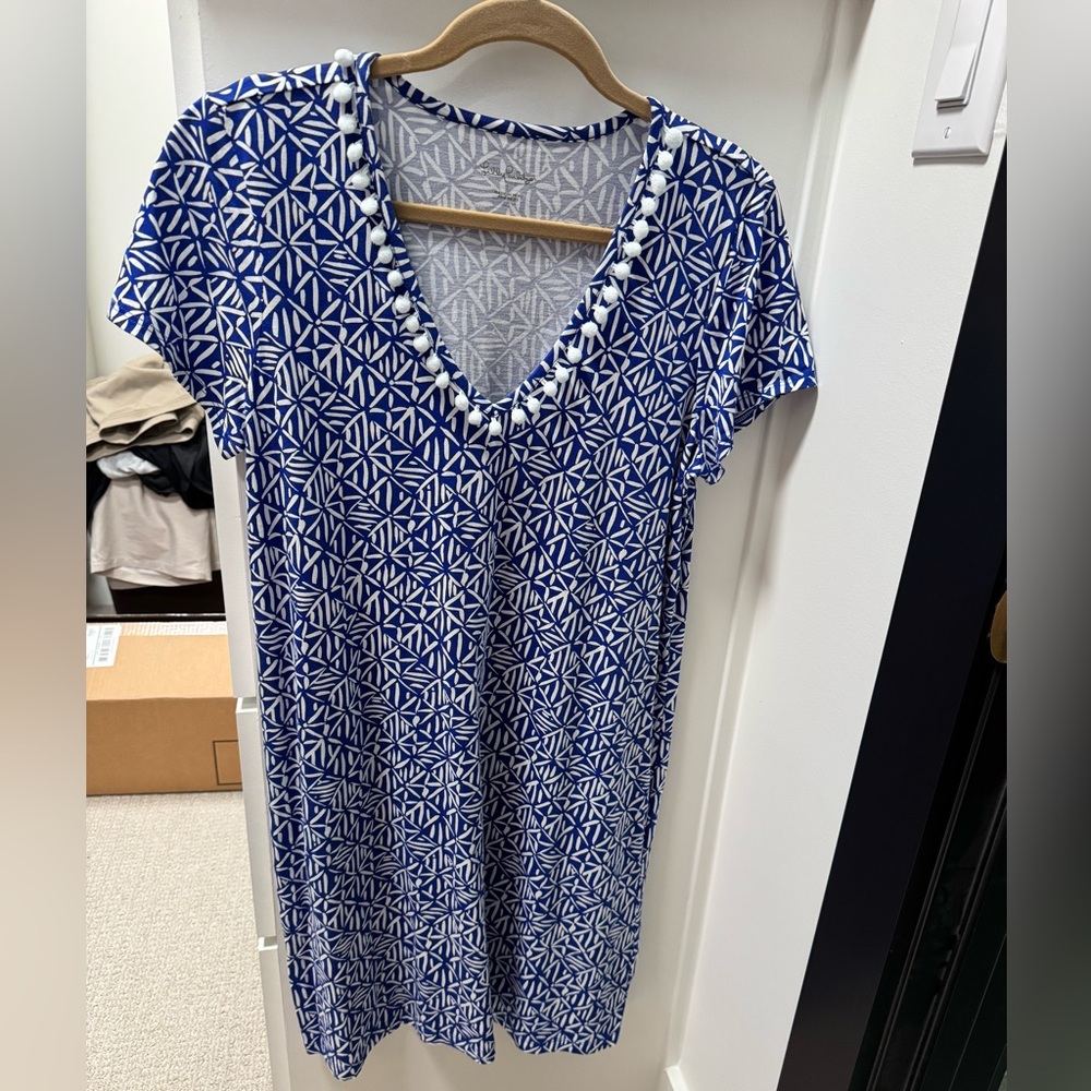 Lilly Pulitzer Blue and White Mosaic Pattern tshirt Dress